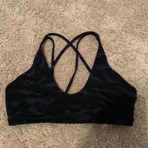 Lululemon sports bra SZ 6 Black Camouflage